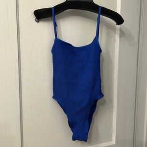 Bond eye low palace one piece